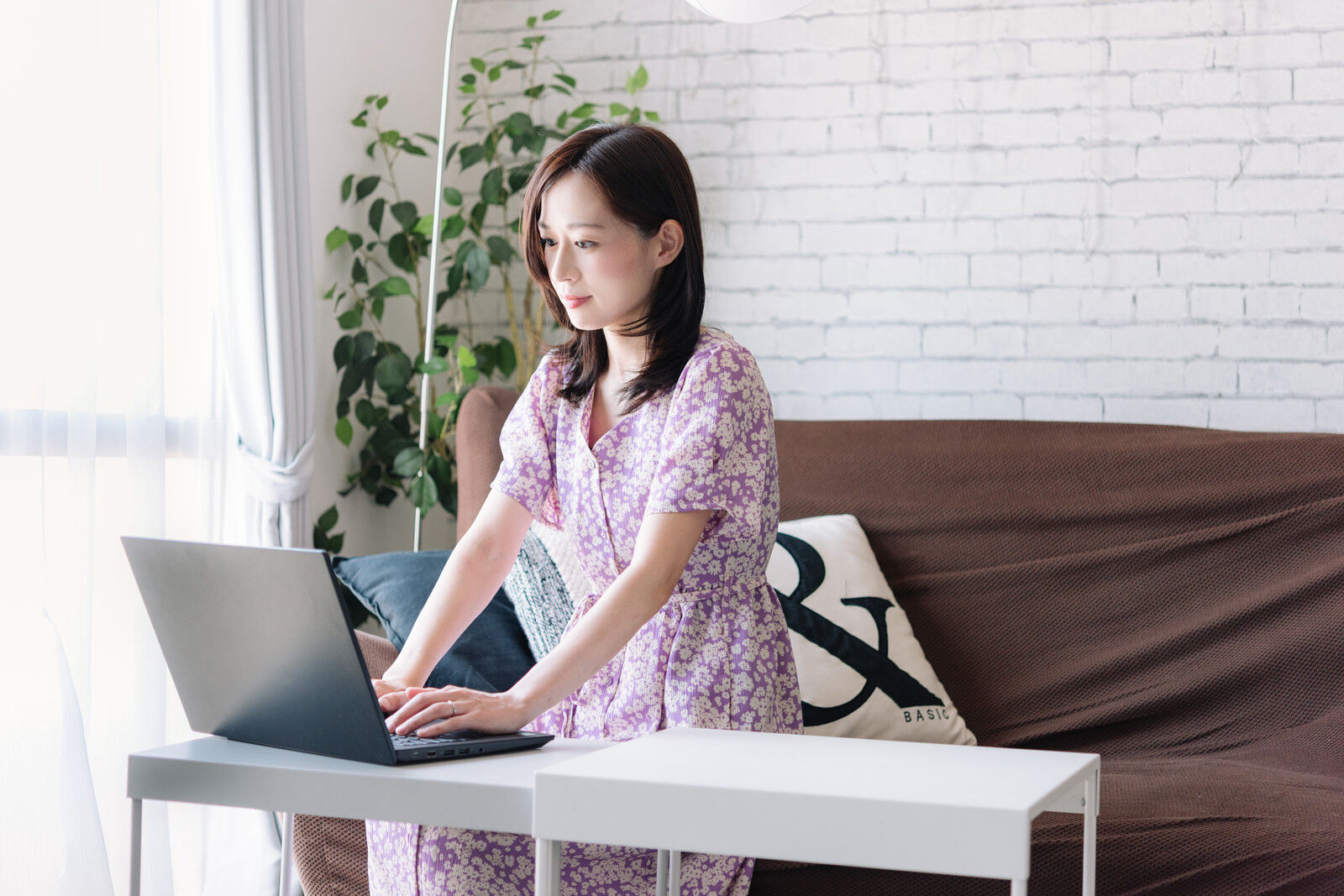 テレワーク女性